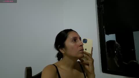laura  online show from June 25, 2:33 am