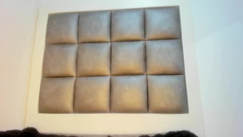 laura__js_ online show from October 17, 6:21 pm