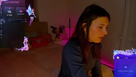 Laura online show from December 18, 11:13 am