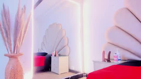   online show from October 18, 2:18 pm