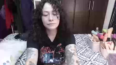 Snapshot of laura_anal_ chatting on September 25, 4:43 pm Wen online show from September 25, 4:43 pm