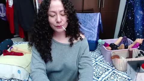 Snapshot of laura_anal_ chatting on October 6, 9:34 pm Wen online show from October 6, 9:34 pm