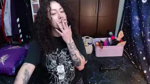 Snapshot of laura_anal_ chatting on October 30, 5:24 pm Wen online show from October 30, 5:24 pm