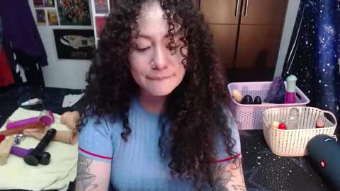 Snapshot of laura_anal_ chatting on November 5, 8:42 pm Wen online show from November 5, 8:42 pm