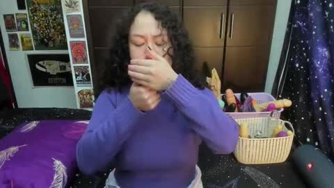 Snapshot of laura_anal_ chatting on November 11, 5:57 pm Wen online show from November 11, 5:57 pm