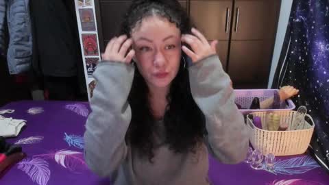 Snapshot of laura_anal_ chatting on November 21, 8:18 pm Wen online show from November 21, 8:18 pm