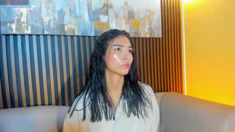 Laura online show from March 17, 12:30 pm