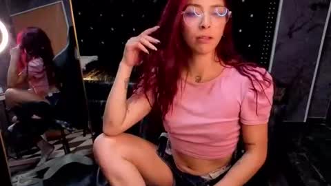 laura_b_ online show from June 13, 3:04 am