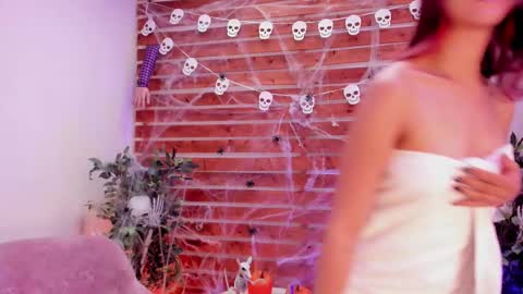 Laura Bonnet  online show from October 28, 3:14 pm