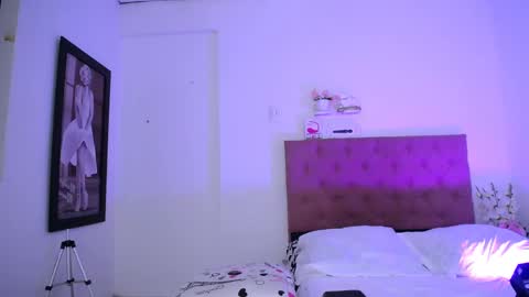 LAURA online show from December 21, 3:42 pm