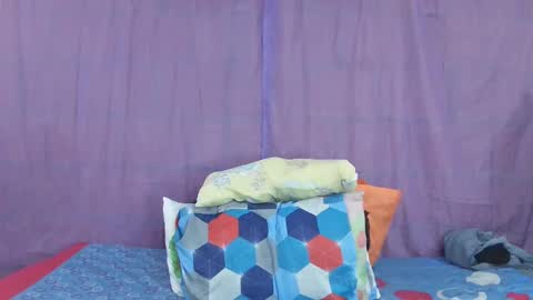 Laura online show from December 18, 5:42 pm