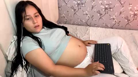 laura online show from January 5, 2:38 am