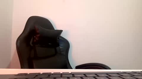 laura online show from September 9, 1:27 am