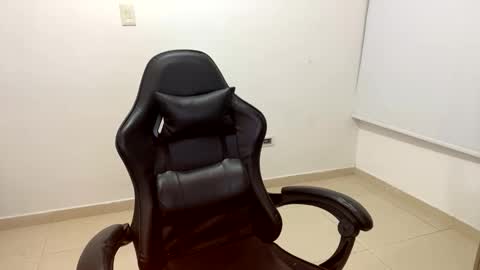 laura online show from October 15, 11:27 pm