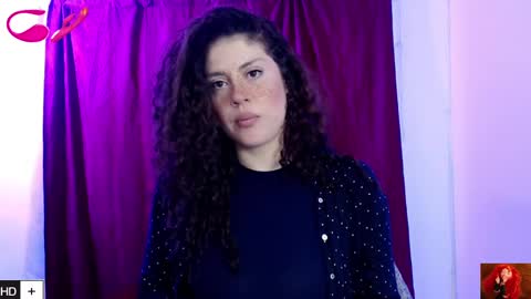 Snapshot of laura_fountain_ chatting on February 19, 6:21 pm weedcam Curly Laura OF online show from February 19, 6:21 pm