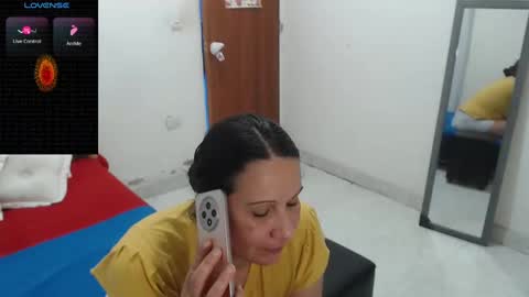 laura_foxx2379 online show from January 7, 10:08 pm