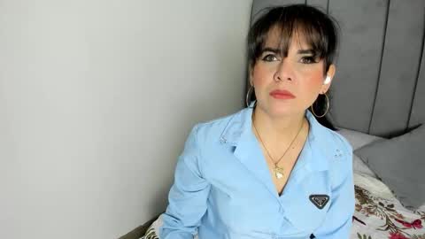 laura hotties online show from November 22, 1:10 pm