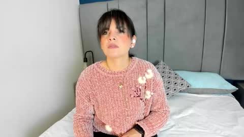 laura hotties online show from November 24, 1:00 pm