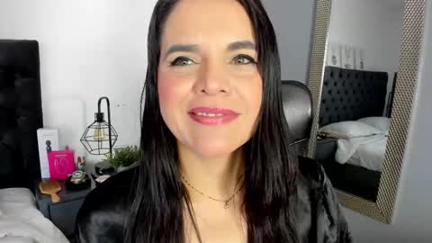 Snapshot of laura_hotties chatting on March 3, 1:06 pm laura hotties online show from March 3, 1:06 pm