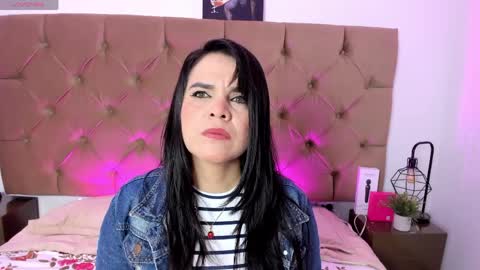 Snapshot of laura_hotties chatting on April 5, 1:41 pm laura hotties online show from April 5, 1:41 pm