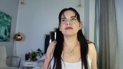 Snapshot of laura_hotties chatting on June 5, 5:40 pm laura hotties online show from June 5, 5:40 pm