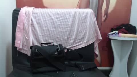 Snapshot of laura_hotyy chatting on September 22, 1:46 pm Laura online show from September 22, 1:46 pm