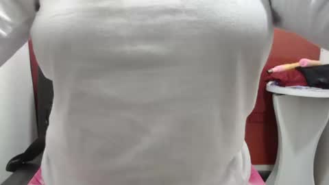 Snapshot of laura_hotyy chatting on September 29, 2:22 pm Laura online show from September 29, 2:22 pm