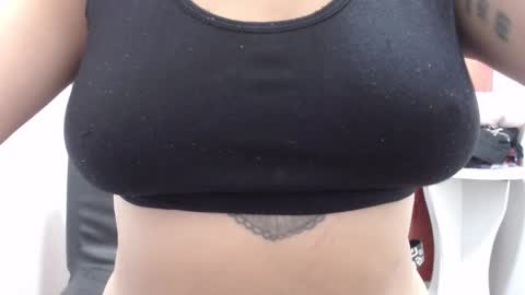 Snapshot of laura_hotyy chatting on October 25, 2:56 pm Laura online show from October 25, 2:56 pm