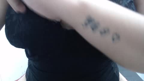 Snapshot of laura_hotyy chatting on November 4, 1:16 am Laura online show from November 4, 1:16 am