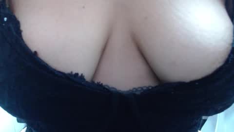 Snapshot of laura_hotyy chatting on December 14, 7:51 pm Laura online show from December 14, 7:51 pm