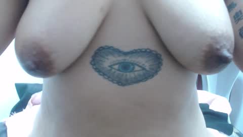 Snapshot of laura_hotyy chatting on December 17, 1:39 pm Laura online show from December 17, 1:39 pm