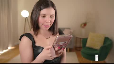 Snapshot of laura_lee chatting on January 30, 5:52 am Laura Lee. online show from January 30, 5:52 am