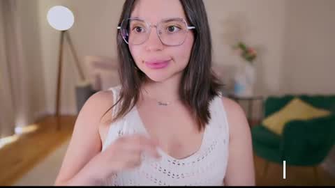 Snapshot of laura_lee chatting on February 16, 2:09 am Laura Lee. online show from February 16, 2:09 am