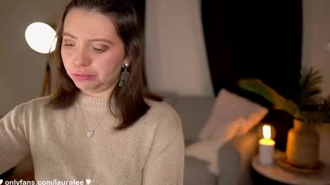 Snapshot of laura_lee chatting on September 12, 2:00 am Laura Lee. online show from September 12, 2:00 am