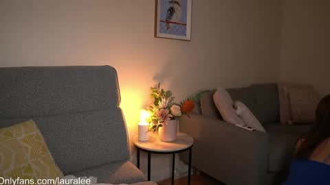 Laura Lee. online show from April 25, 2:58 am