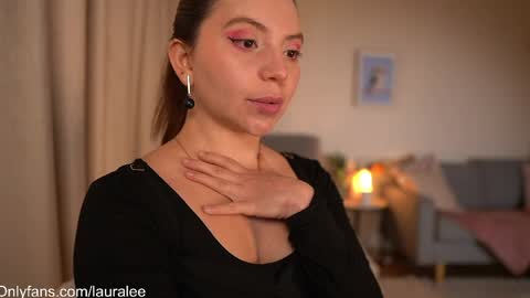 Laura Lee. online show from May 21, 1:34 am