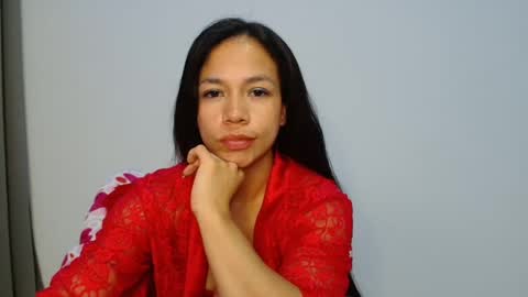 Snapshot of laura_macias chatting on October 12, 9:08 am lau online show from October 12, 9:08 am