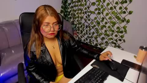 laura_marttin online show from July 15, 2:39 am