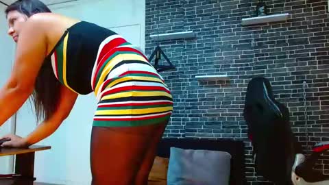 Laura online show from January 18, 10:39 pm