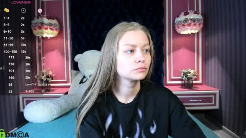 Snapshot of laura_pudd chatting on April 10, 3:06 pm Laura online show from April 10, 3:06 pm