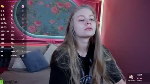 Snapshot of laura_pudd chatting on May 9, 9:58 am Laura online show from May 9, 9:58 am