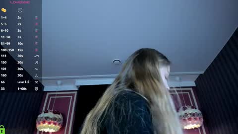 Snapshot of laura_pudd chatting on May 30, 1:19 pm Laura online show from May 30, 1:19 pm