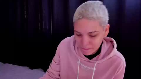 Snapshot of laura_r23 chatting on September 20, 3:57 pm Laura Rose online show from September 20, 3:57 pm