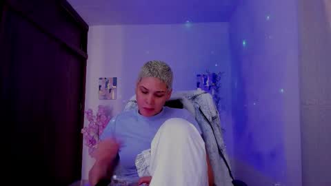 Snapshot of laura_r23 chatting on September 26, 2:21 pm Laura Rose online show from September 26, 2:21 pm