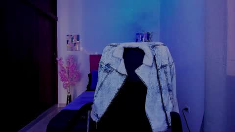 Snapshot of laura_r23 chatting on September 29, 2:22 pm Laura Rose online show from September 29, 2:22 pm