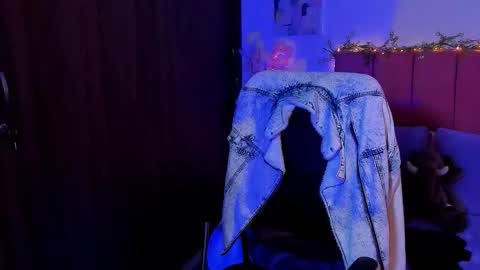 Snapshot of laura_r23 chatting on October 15, 3:12 pm Laura Rose online show from October 15, 3:12 pm