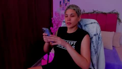 Snapshot of laura_r23 chatting on October 17, 6:54 pm Laura Rose online show from October 17, 6:54 pm