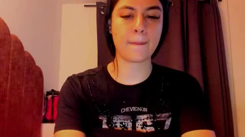 LAURA SOE online show from December 2, 11:56 pm