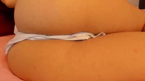 LAURA SOE online show from December 22, 11:02 pm