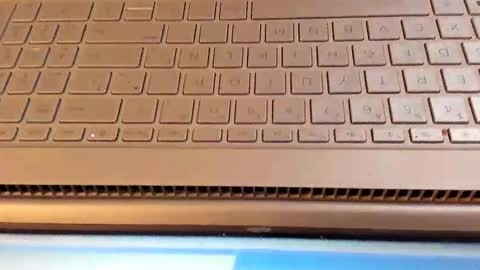 LAURA SOE online show from January 11, 3:17 pm